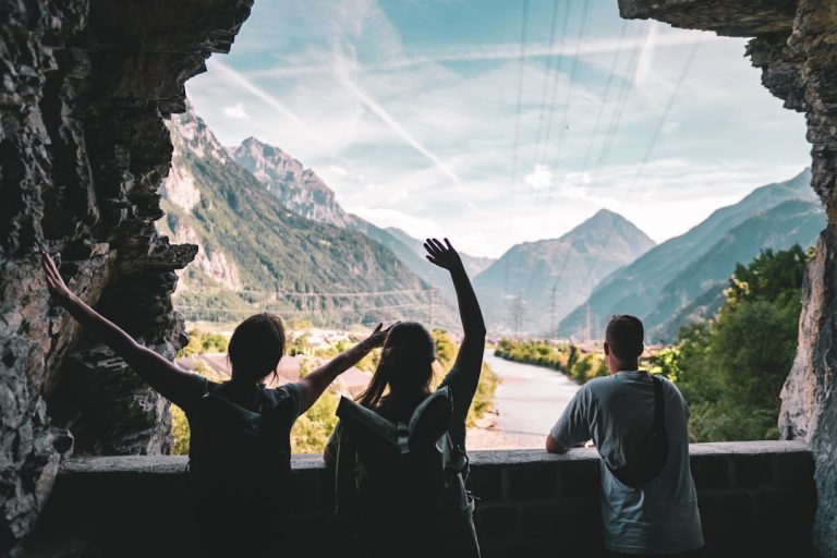 Unlocking Luxury on a Budget: How Online Travel Agencies Can Make Your Dream Vacation Affordable